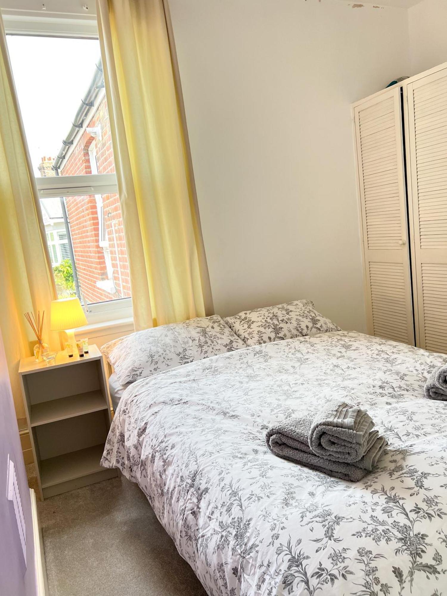 Welcome 2 Bedrooms Flat In Wimbledon ロンドン エクステリア 写真