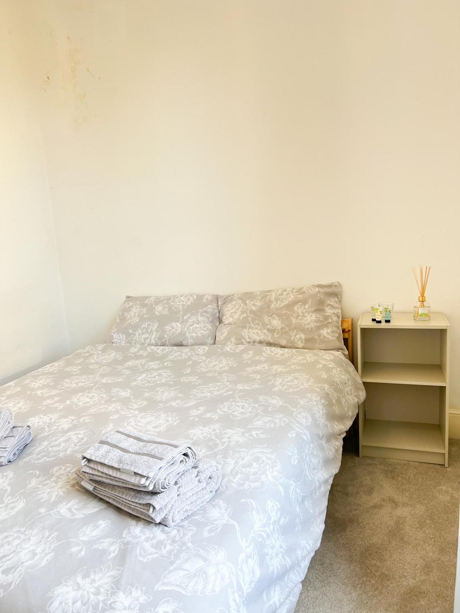 Welcome 2 Bedrooms Flat In Wimbledon ロンドン エクステリア 写真